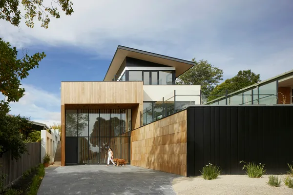 Timber-Clad Terrace — photo 4 of 6